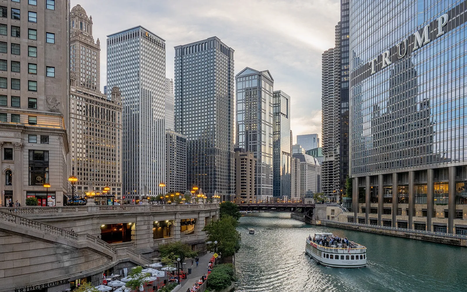 The Chicago River through downtown Chicago