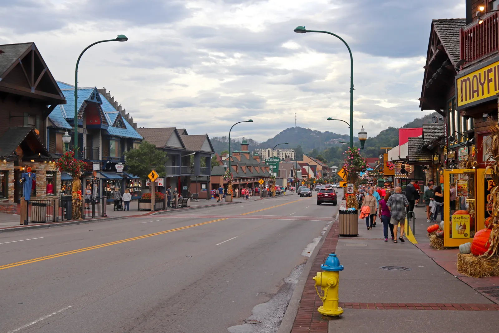 Gatlinburg at the edge of the Smokies