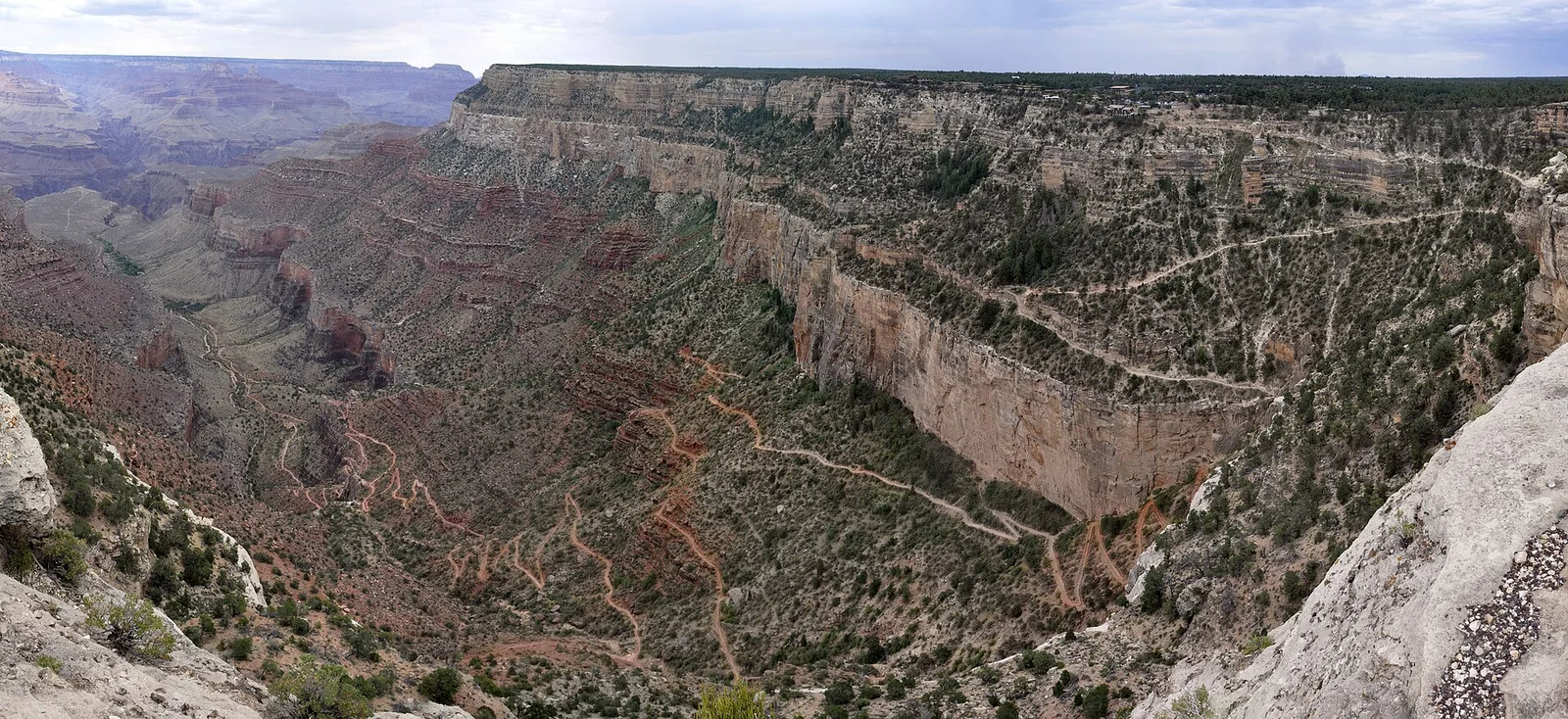 Bright Angel Trail at the Grand Canyon South Rim
