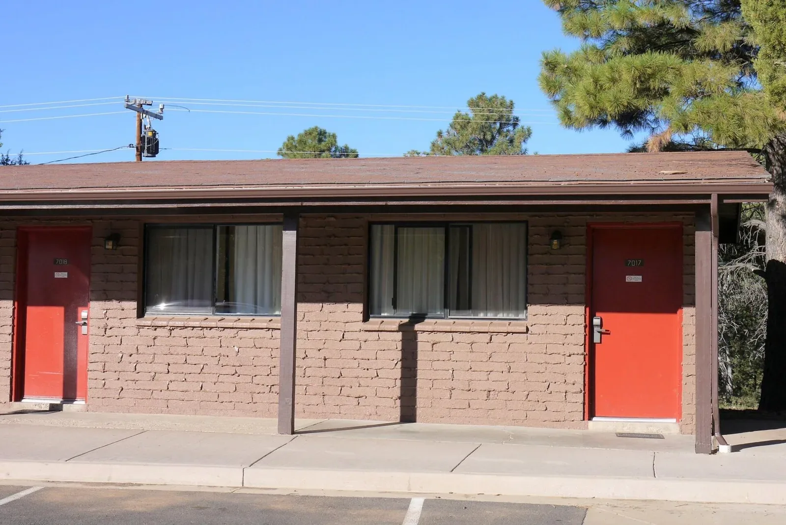 Lodge exterior at Yavapai Lodge · 2012 archival photograph.