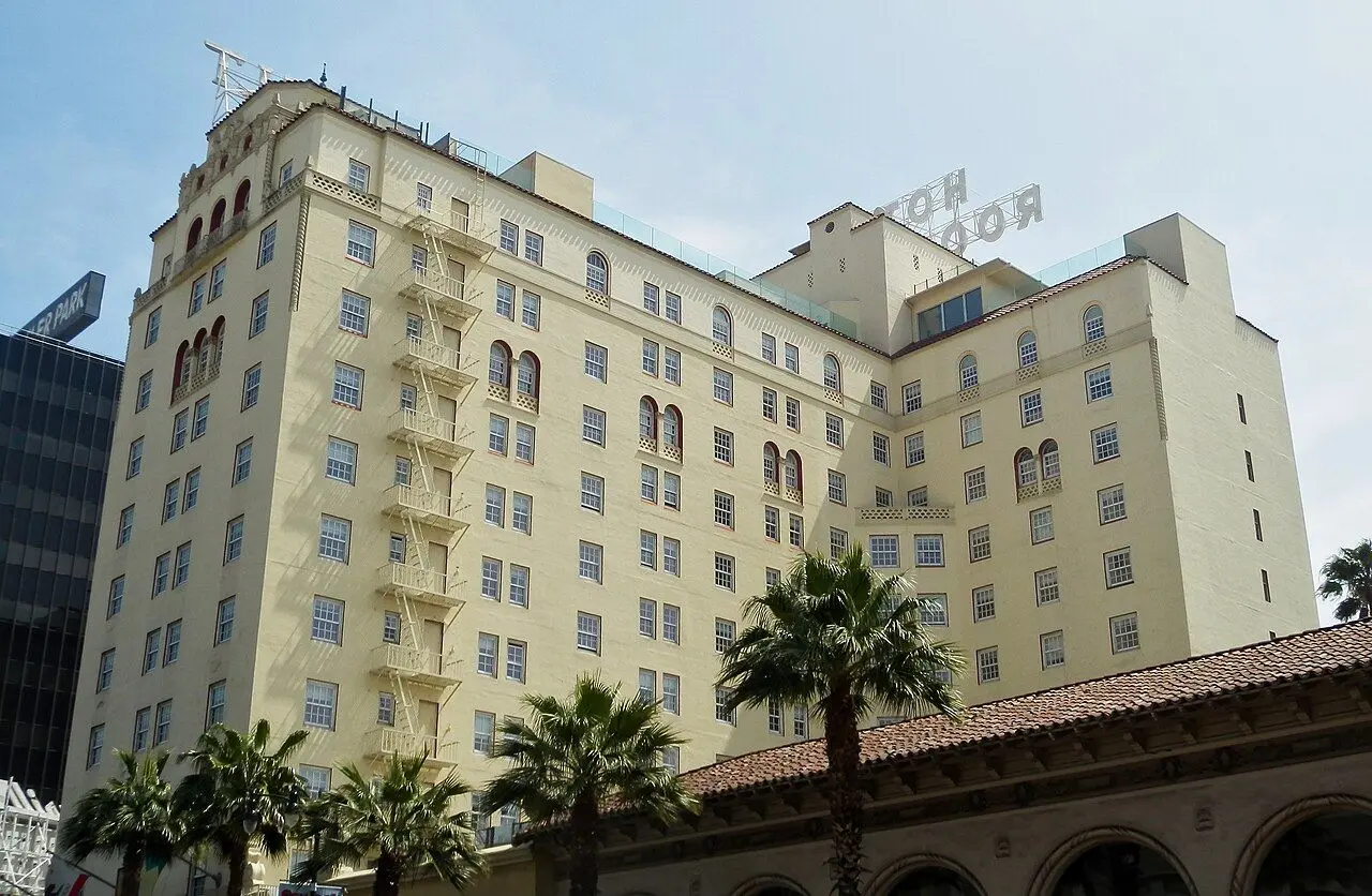 Hollywood Roosevelt Hotel exterior; consult the official gallery for the selected room.
